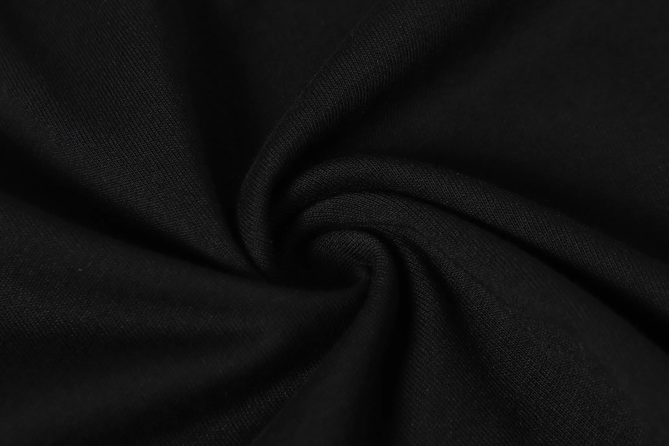 P160 Chrome Hearts CH Chrome Hearts Heavy Industry Horseshoe Sanskrit appliqué embroidered short-sleeved T-shirt. Use imported Tajima machine embroidery. Correct configuration. Black 2025 Chrome Hearts ZP packaging. 260 grams of custom-dyed double yarn cotton. Large version. Loose and stylish. Different from low version, slim and long version, upper body and hip stretch. 100% commitment: top quality. Not fast food. Highest version on the market. Top quality - different from ordinary versions on the market. If you care about quality. You must also respect the price. Absolutely zero after-sales service. The return rate so far is 0. It’s hard not to love the style. - 260g custom-dyed double yarn fabric. - Correct high-density main mark, washed tag, hand-sewn.